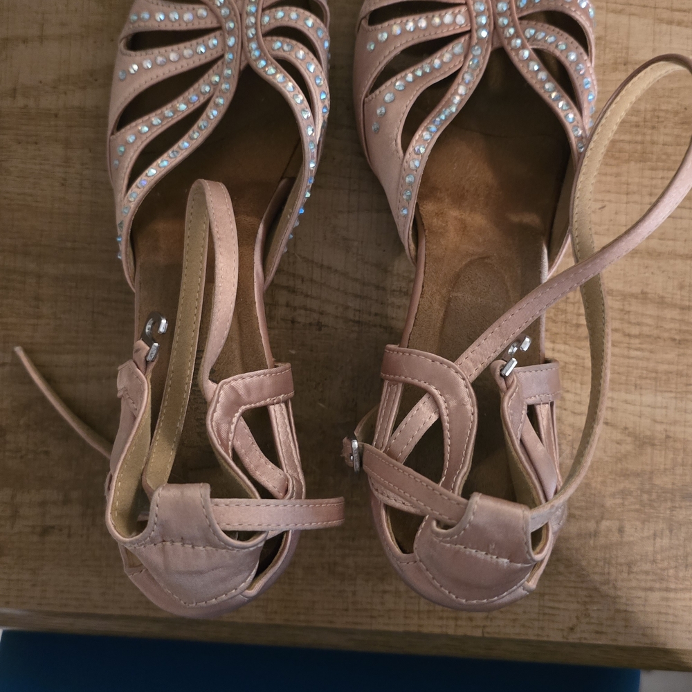 Chic Blush Strappy Heels with Rhinestone Accents